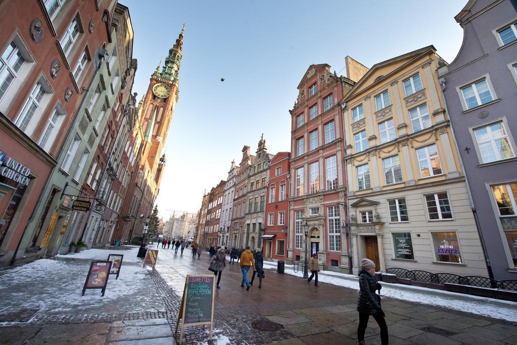 Gdańskie - Długa Z Widokiem Na Ratusz I Nad Motławą * Gdańsk